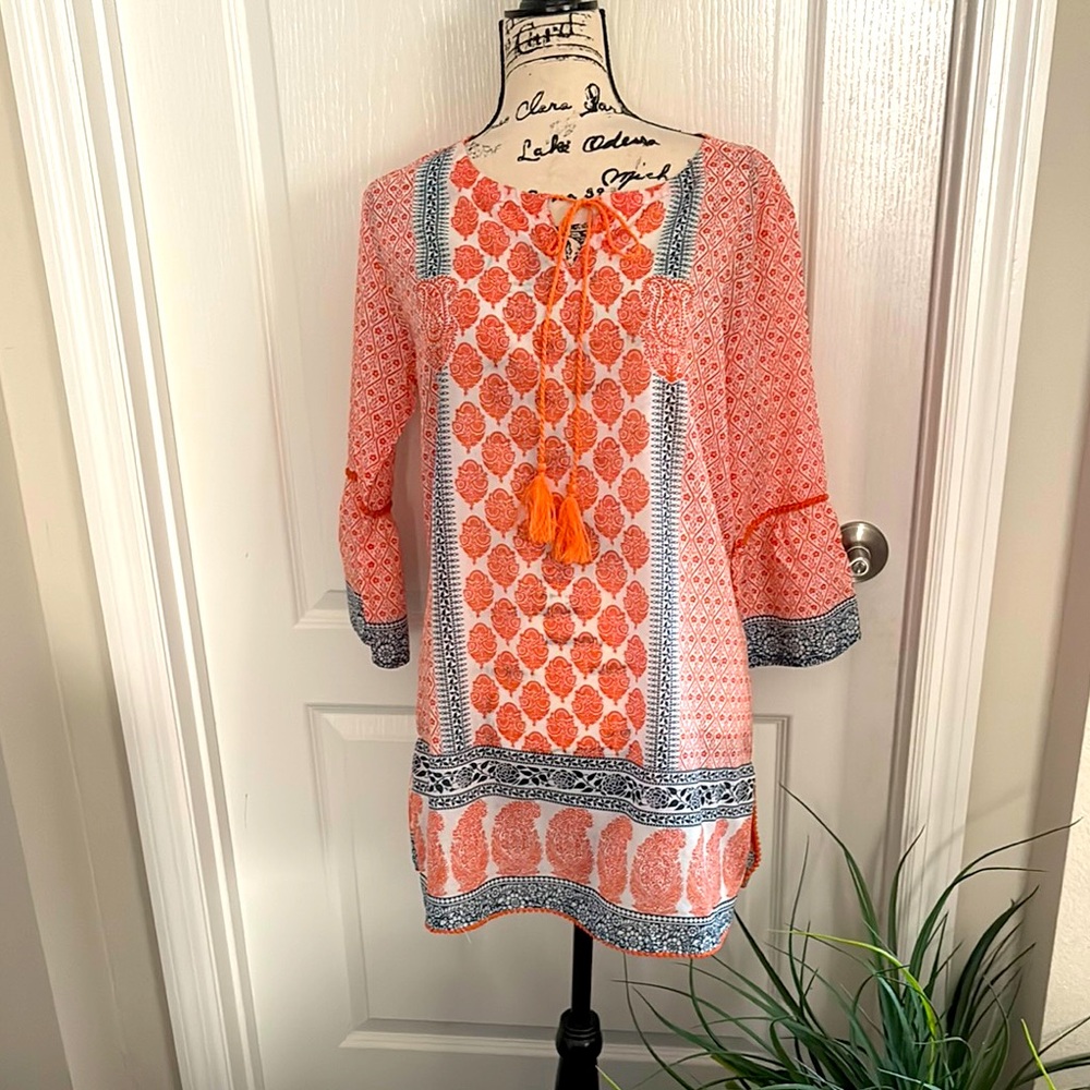 French Curve Patterned Tunic. NWT
